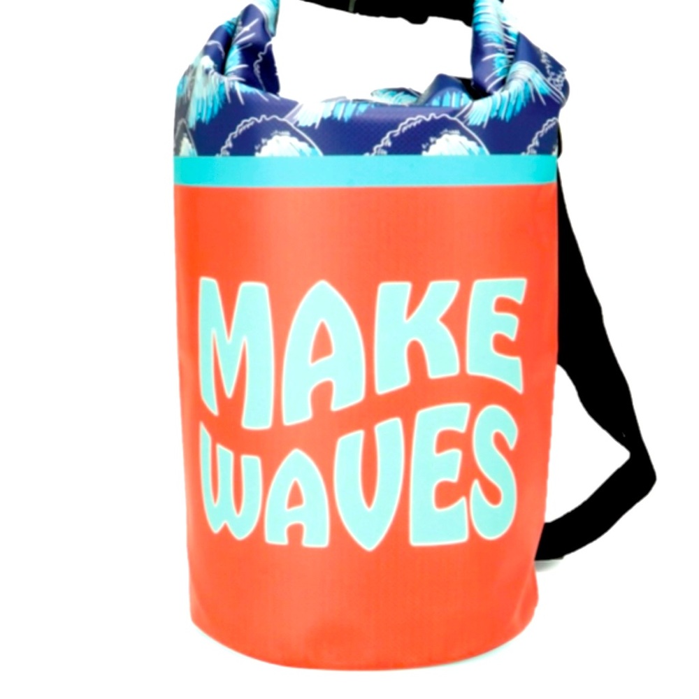 BRAND NEW* waterproof dry bag pool/beach . BAG ONLY